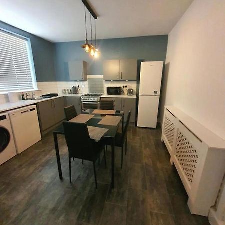 Double Bedroom 96Glc Greater Manchester มิดเดิลตัน ภายนอก รูปภาพ