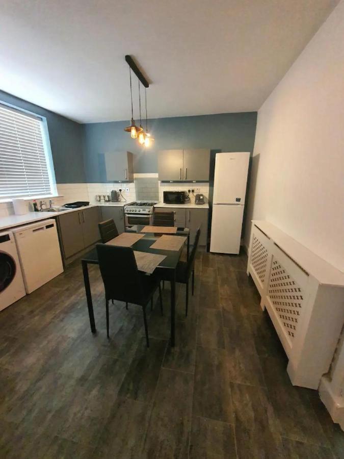 Double Bedroom 96Glc Greater Manchester มิดเดิลตัน ภายนอก รูปภาพ