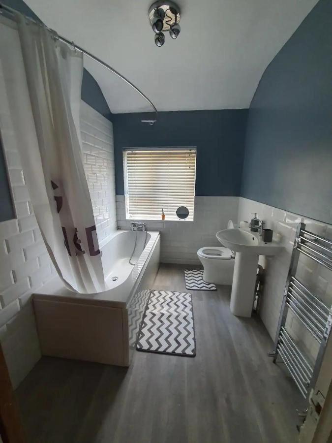 Double Bedroom 96Glc Greater Manchester มิดเดิลตัน ภายนอก รูปภาพ