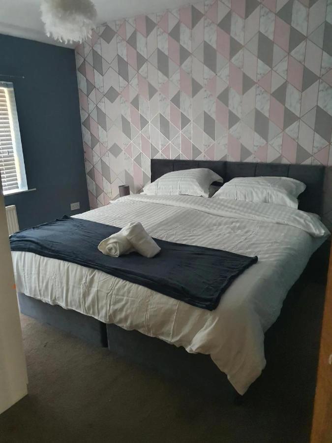 Double Bedroom 96Glc Greater Manchester มิดเดิลตัน ภายนอก รูปภาพ